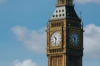 Big Ben history is a must-know for every London visitor: learn the origins, name, architecture, war stories, renovations, and tourist tips to enjoy this landmark.