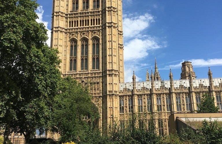 Hidden streets in Pimlico offer secret squares, markets, and historic lanes in Westminster. Discover Warwick Square, St. George’s Square, Eccleston Square, and more.