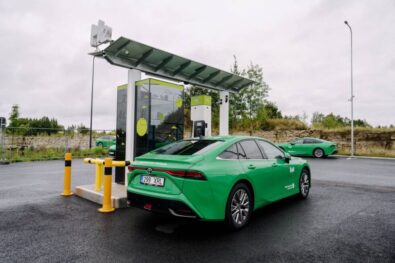 Bolt introduces a 30-vehicle zero-emission hydrogen fleet in Tallinn, marking a first for the Baltic states. This initiative expands green transport with Toyota Mirai cars.