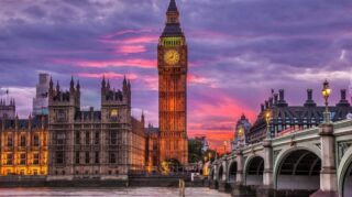 A guide to British culture and traditions for newcomers and tourists. Learn about social etiquette, humour, and regional differences to navigate the UK.