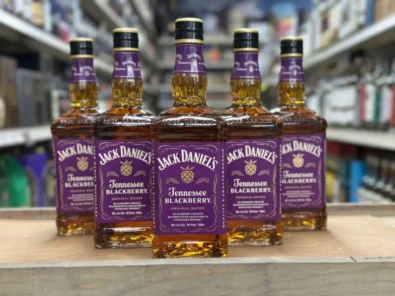 Jack Daniel&rsquo;s launches Tennessee Blackberry in the UK &ndash; taste, price, history, where to buy in London, and how it changes Britain&rsquo;s whiskey market.