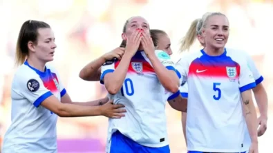 Explore the rise of women's football in the UK in 2025. This article analyzes the WSL, the Lionesses' impact, and future challenges for the game.