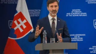 Slovak foreign minister Juraj Blan&aacute;r warns of dangerous escalation after drone strike on Poland and stresses urgent need for peace talks in Ukraine conflict.