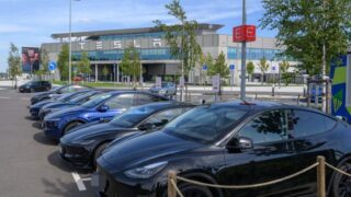 Tesla will open a new European engineering hub in Berlin-K&ouml;penick from 2026, focusing on EVs, batteries and charging, with up to 250 engineers.