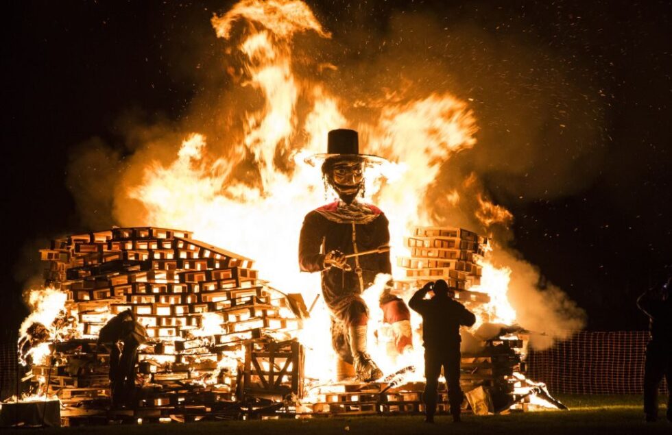 Guy Fawkes Night (Bonfire Night) is celebrated on Nov 5. Learn the deep history of the 1605 Gunpowder Plot, discover UK traditions, safety advice, and where to find the best 2025 fireworks displays
