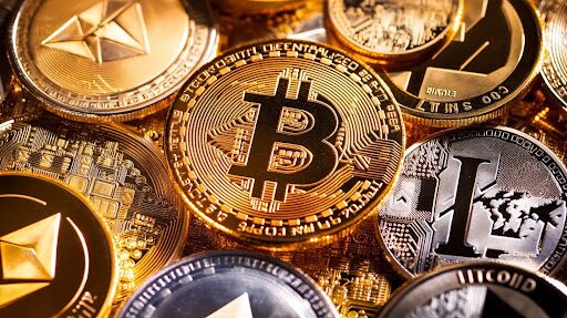 Bitcoin is in the risk zone: Falling below $95.8K puts over 25% of supply at a loss. Weak demand in ETFs and futures markets persists.